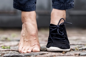 Entre tú y yo: ¿Por qué valen tanto las zapatillas minimalistas? - Blog  ZaMi.es